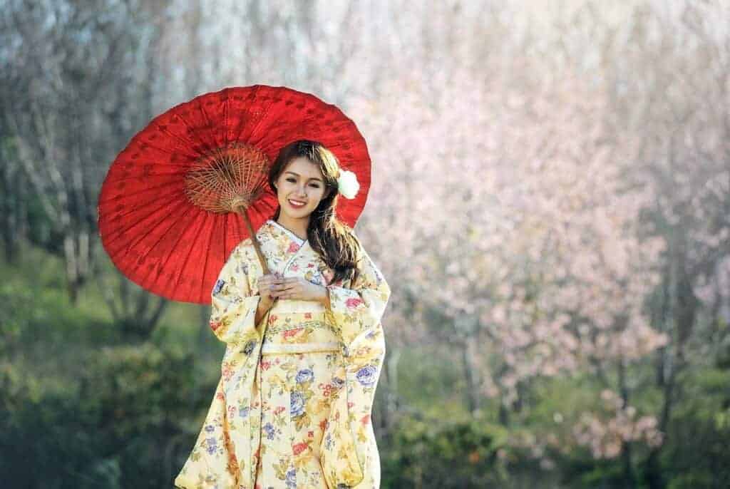 woman wearing plus size kimono